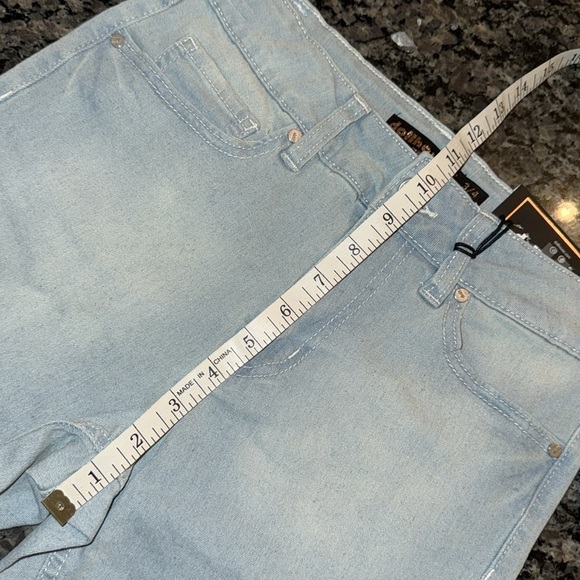 Dollhousee light wash Bermuda denim frayed high rise shorts NWT 3/4 - Picture 7 of 8